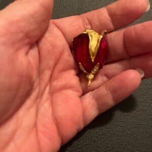 Vintage Elegant Red and Gold Rose Brooch 1.5”